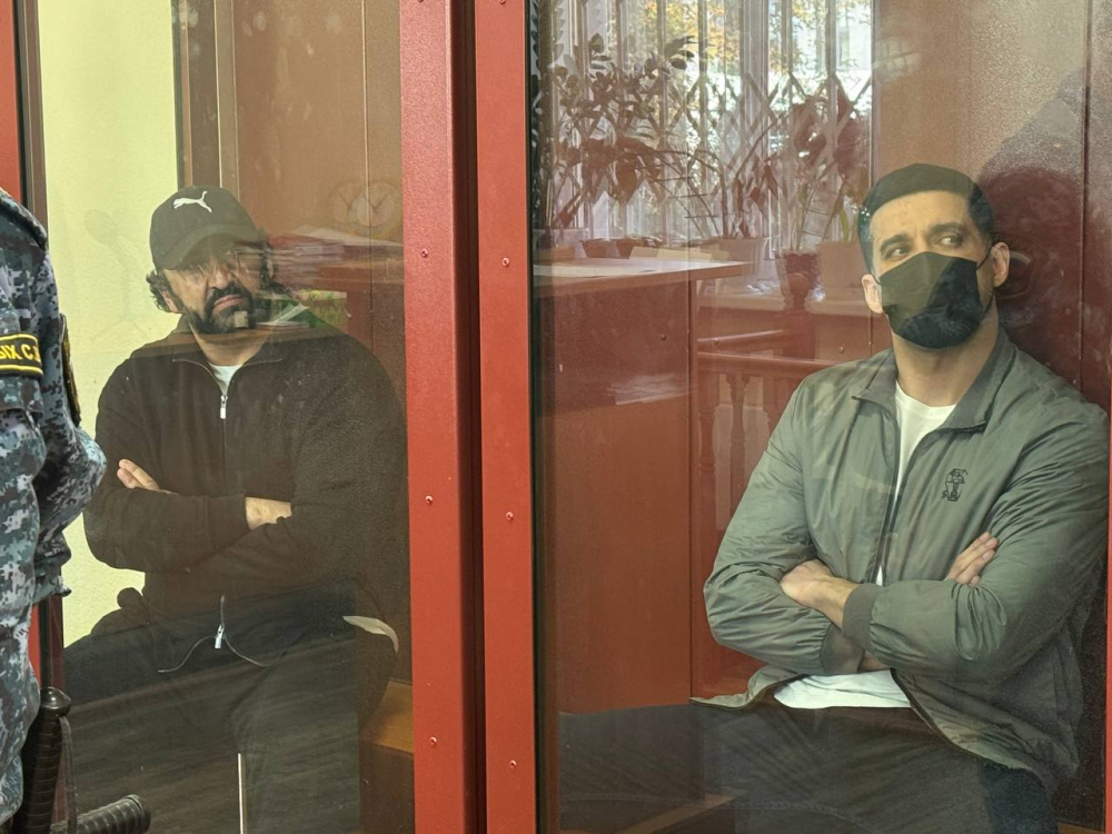 В Екатеринбурге двоих мигрантов осудили за стрельбу в «Гринвиче»  | Двое мигрантов осуждены за стрельбу в ТРЦ Екатеринбурга 