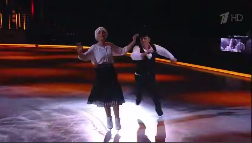 Пожилая преподаватель из Екатеринбурга блестяще выступила в шоу «Ледниковый период»  | Уральский педагог покорила жюри и зрителей «Ледникового периода» 