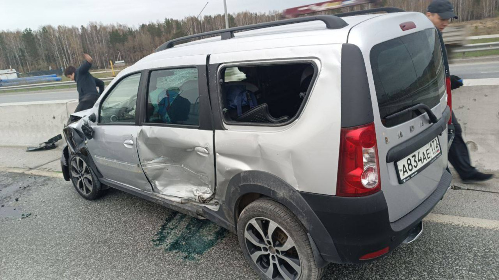 Под Тюменью беременная женщина и её трёхлетняя дочь пострадали в ДТП  | Беременная тюменка и её маленькая дочь пострадали в ДТП 