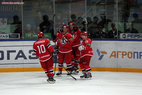 «Автомобилист» блестяще обыграл омский «Авангард»