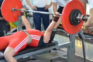 Силачи со всего Урала поставили новые мировые рекорды в Екатеринбурге