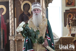 Митрополита встретили под звон колоколов и хлебом-солью