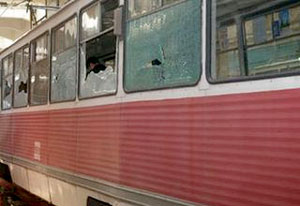 В Перми полицейские задержали двоих пьяных молодчиков, устроивших стрельбу по трамваю В Перми полицейские задержали двоих пьяных молодчиков, устроивших стрельбу по трамваю