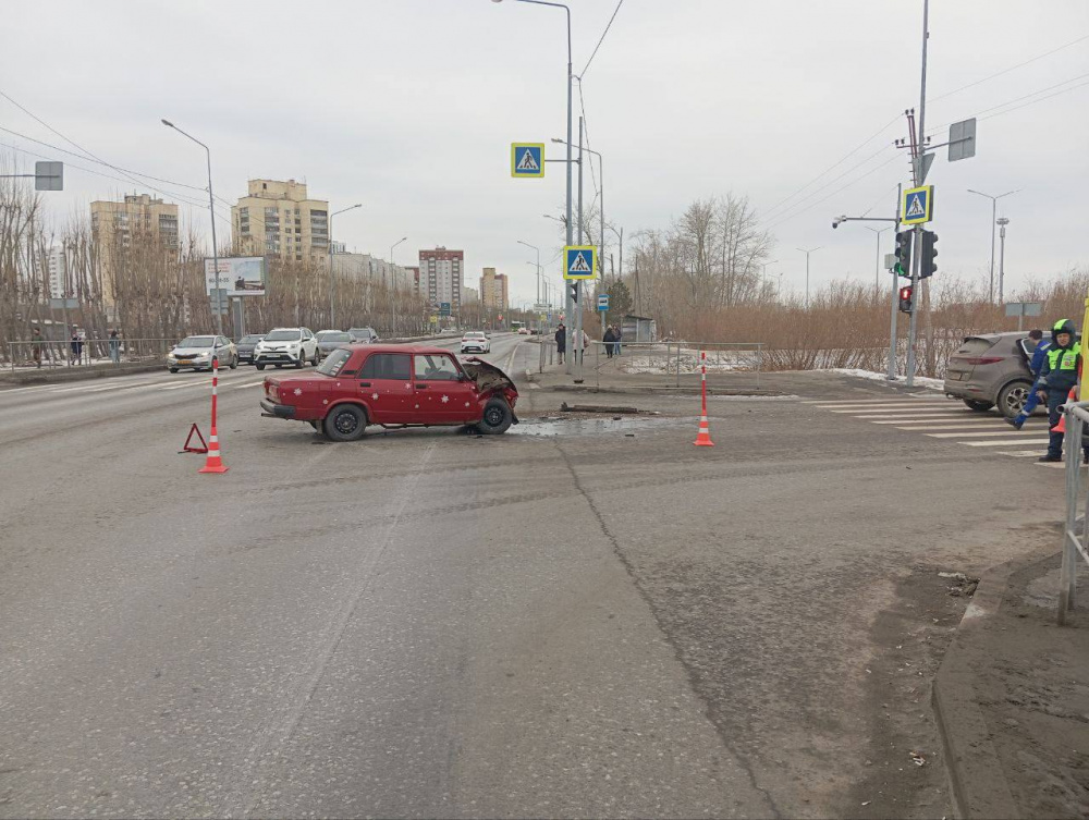 Три женщины и девочка пострадали в ДТП в Тюмени  | В Тюмени три женщины и девочка пострадали в ДТП