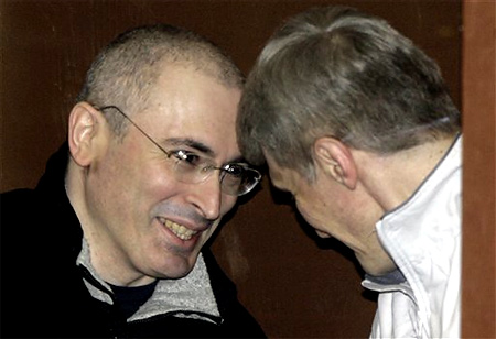 Суд снизил приговор Ходорковскому и Лебедеву Суд снизил приговор Ходорковскому и Лебедеву