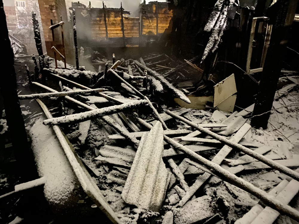 В Свердловской области мужчина не смог спасти товарища из пожара | На Урале в пожаре погиб мужчина В Свердловской области мужчина не смог спасти товарища из пожара | На Урале в пожаре погиб мужчина