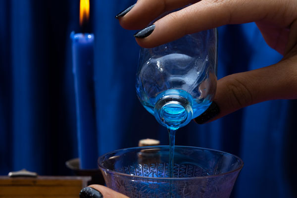 В Екатеринбурге чародейка заплатит супружеской паре миллион рублей | Чародейка выплатит миллион рублей супружеской паре уральцев В Екатеринбурге чародейка заплатит супружеской паре миллион рублей | Чародейка выплатит миллион рублей супружеской паре уральцев