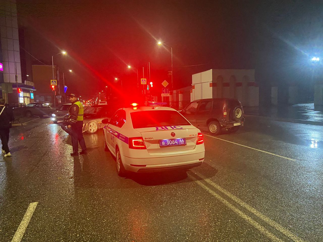 В Первоуральске произошло жесткое ДТП с участием трех машин. Видео