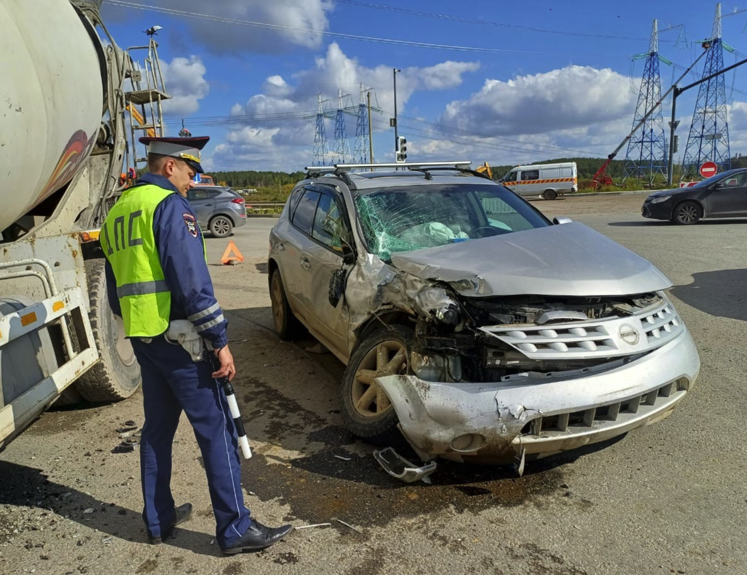Сотрудники Госавтоинспекции Екатеринбурга устанавливают обстоятельства 3-х ДТП с участием детей