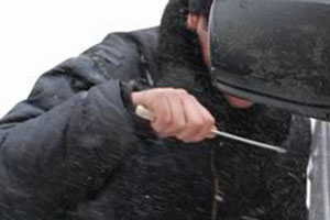 Находящийся в розыске автоугонщик задержан первоуральским приставом