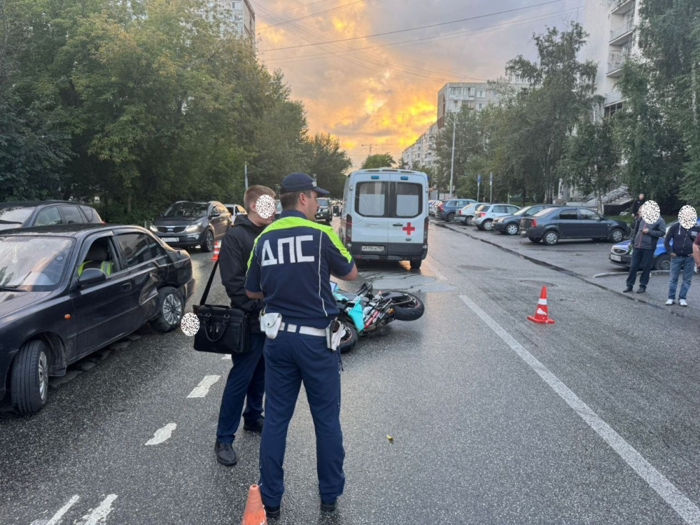 В Екатеринбурге мотоциклист погиб в ДТП  | Мотоциклист погиб в ДТП в Екатеринбурге 