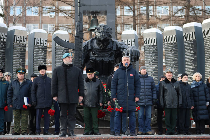 В Свердловской области отметили День памяти россиян, погибших за пределами страны | Уральцы почтили память воинов-интернационалистов В Свердловской области отметили День памяти россиян, погибших за пределами страны | Уральцы почтили память воинов-интернационалистов
