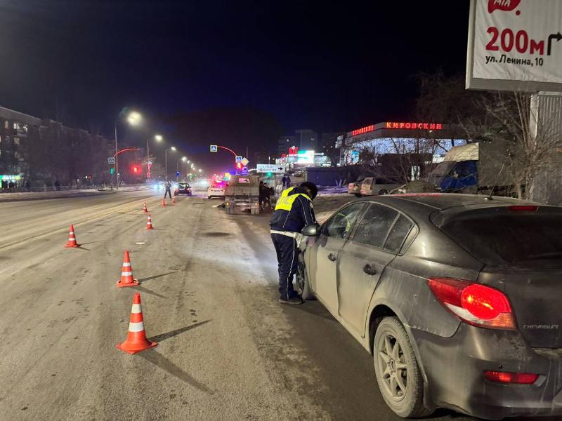 В Первоуральске автомобиль задавил мужчину | На Урале грузовая машина задавила мужчину В Первоуральске автомобиль задавил мужчину | На Урале грузовая машина задавила мужчину