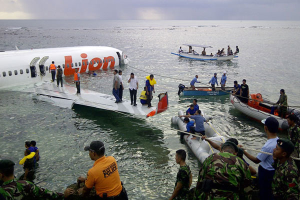 Крушение самолета на Бали: техническая неисправность или ошибка пилота? Крушение самолета на Бали: техническая неисправность или ошибка пилота?