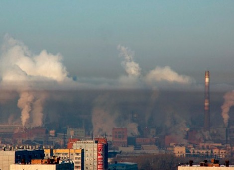 Челябинцы жалуются на неприятный запах на улицах города