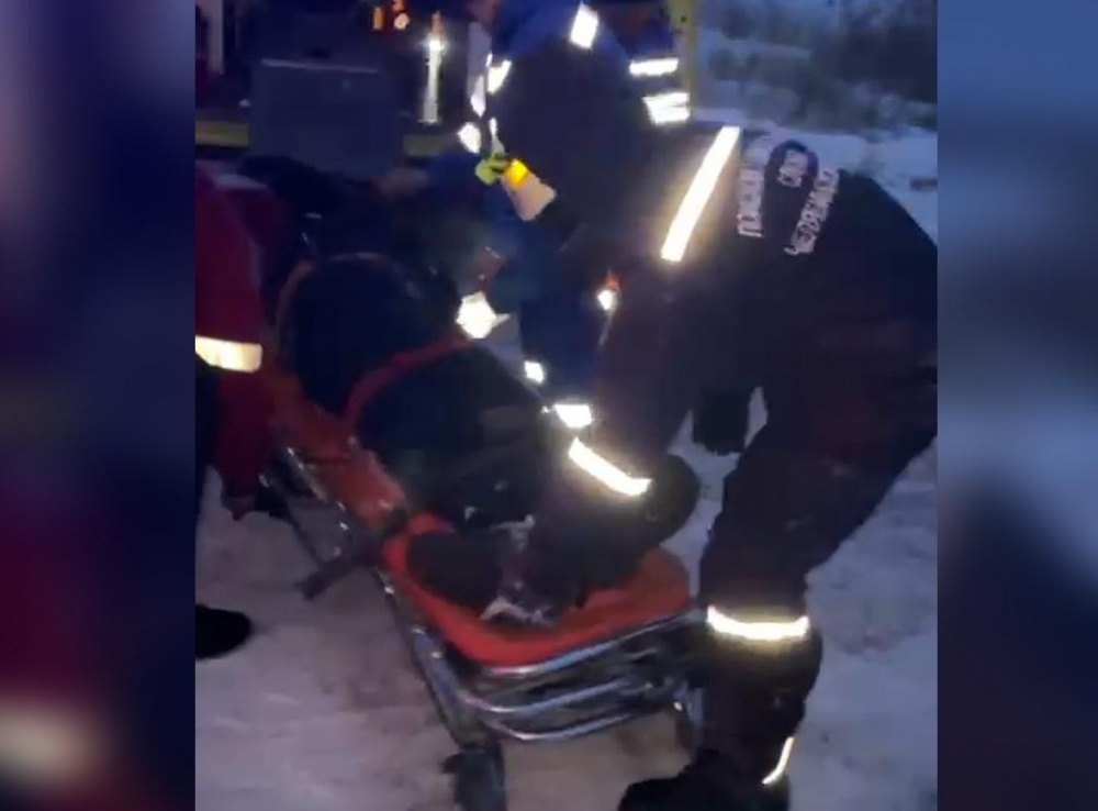 Спасло чудо — упавший со скалы турист чудом избежал гибели  | На Урале турист чудом избежал гибели после падения со скалы 