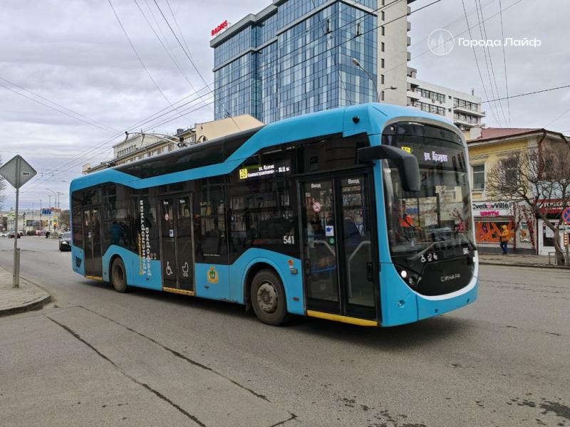 В Екатеринбурге автобусы двух маршрутов не вышли на очередь | В Екатеринбурге сорвались рейсы автобусов №48 и №83. В Екатеринбурге автобусы двух маршрутов не вышли на очередь | В Екатеринбурге сорвались рейсы автобусов №48 и №83.