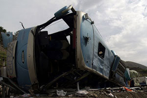 В Иране автобус столкнулся с грузовиком и загорелся. 17 жертв