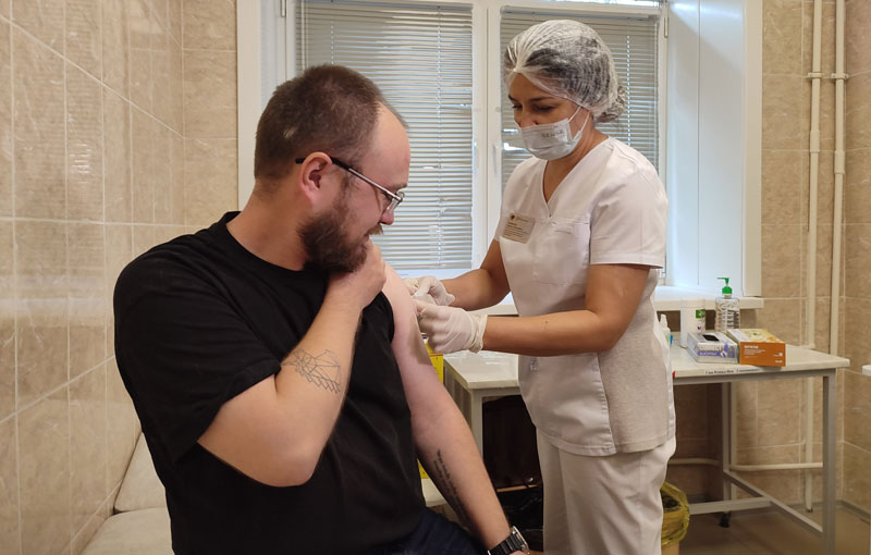 Свердловчан призывают включиться в прививочную кампанию против гриппа | Уральцев зовут активнее прививаться от гриппа и ОРВИ Свердловчан призывают включиться в прививочную кампанию против гриппа | Уральцев зовут активнее прививаться от гриппа и ОРВИ