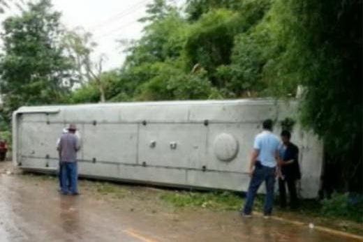 Автобус с российскими туристами перевернулся в Таиланде