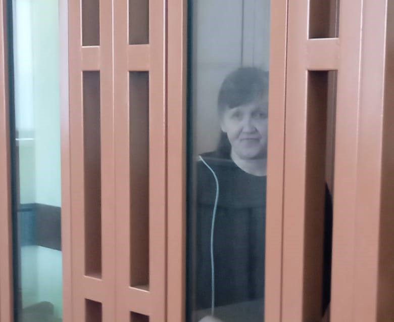 Жительница Екатеринбурга получила судимость за нападение на девочку-подростка  | В Екатеринбурге 53-летнюю женщину осудили за нападение на девочку в трамвае