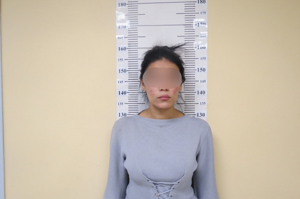 25-летнюю иностранку оштрафовали в Екатеринбурге за курение в самолёте  | Иностранка-нарушительница закурила в самолёте Москва — Екатеринбург 