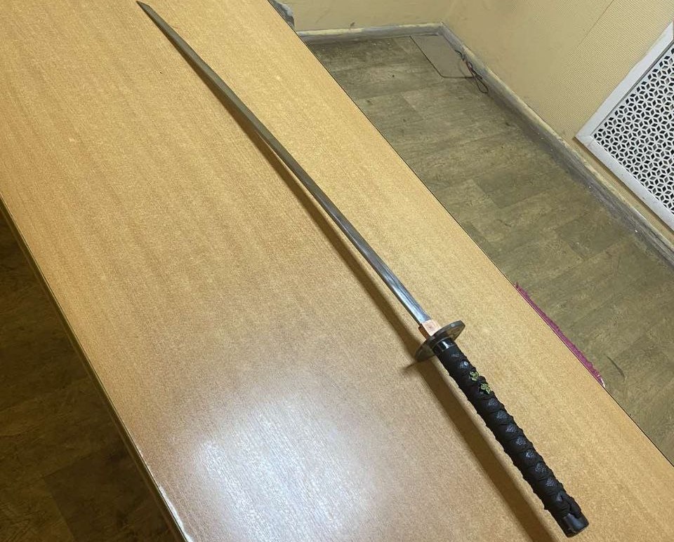 Житель Оренбурга попался на продаже самодельной сабли  | В Оренбурге местному жителю незаконно продали саблю 