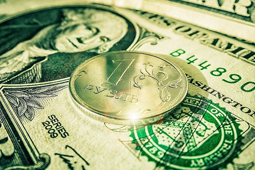 Россияне стали пристальнее наблюдать за курсом валют