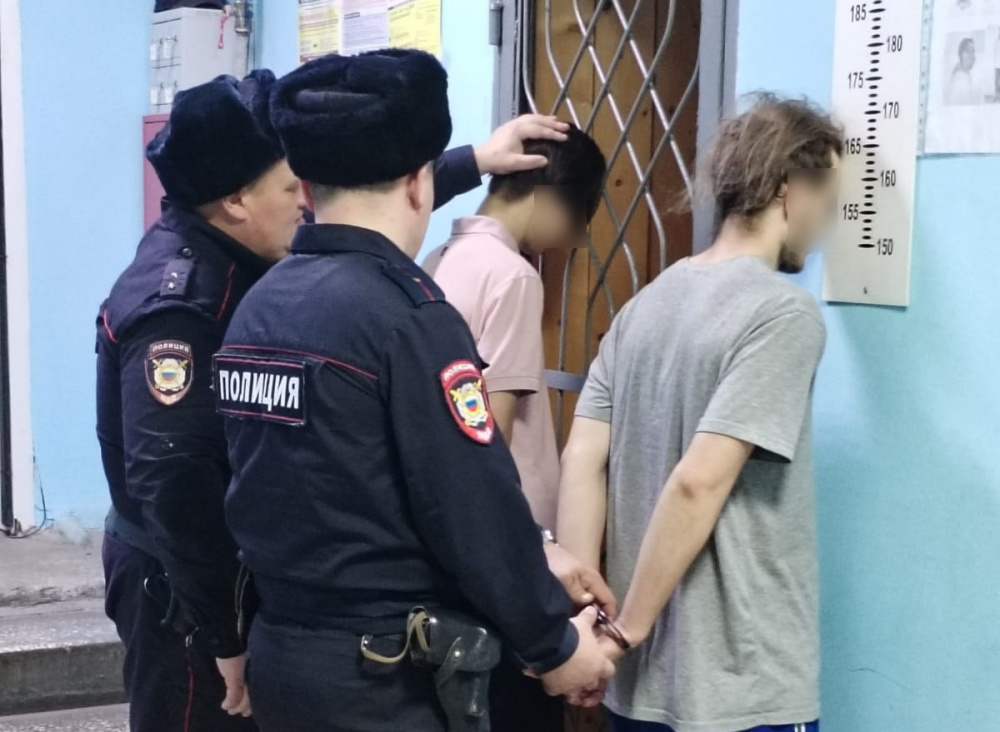 В Артёмовском двое граждан изнасиловали и зверски убили мужчину | На Урале изнасиловали и убили мужчину В Артёмовском двое граждан изнасиловали и зверски убили мужчину | На Урале изнасиловали и убили мужчину