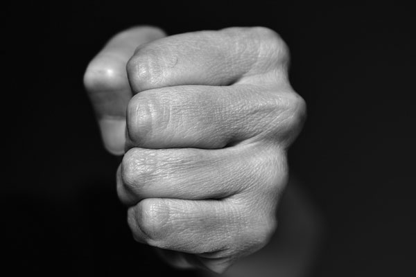 В Екатеринбурге дети-мигранты напали на ребёнка  | На Урале толпа детей-мигрантов избила ребёнка 