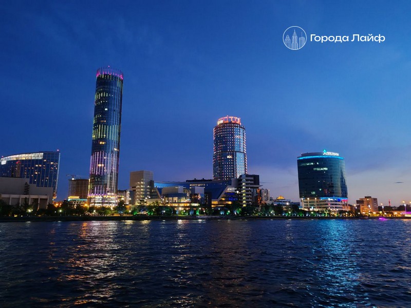 Что обсуждают в Свердловской области: слухи недели на Урале | Выборы в ЗакСО и Госдуму, конфликт в МУГИСО и театральные перспективы — свежие слухи Урала