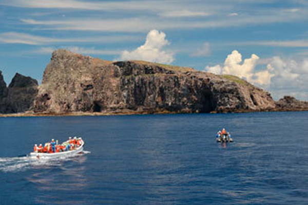 Два китайских корабля вошли в воды Сенкаку