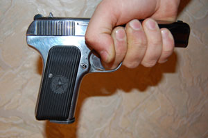 В Полевском спятивший отец пытался убить своих детей