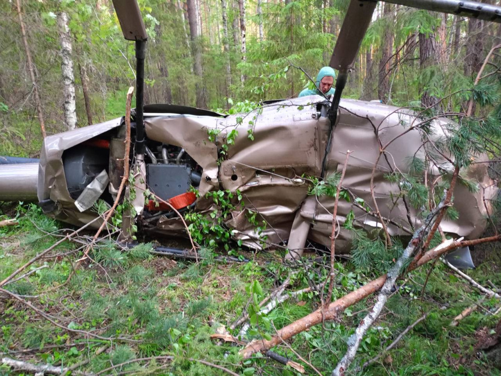 Под Первоуральском разбился вертолёт с мужчиной и женщиной | На Урале частный вертолёт совершил жёсткую посадку Под Первоуральском разбился вертолёт с мужчиной и женщиной | На Урале частный вертолёт совершил жёсткую посадку