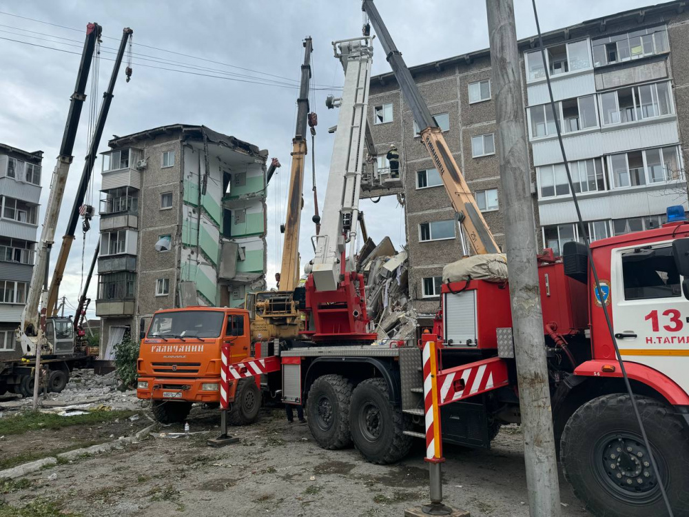 Прокуратура открыла мобильную приёмную для жильцов обрушившейся пятиэтажки | Прокуратура пришла на помощь жильцам обрушившегося дома на Урале