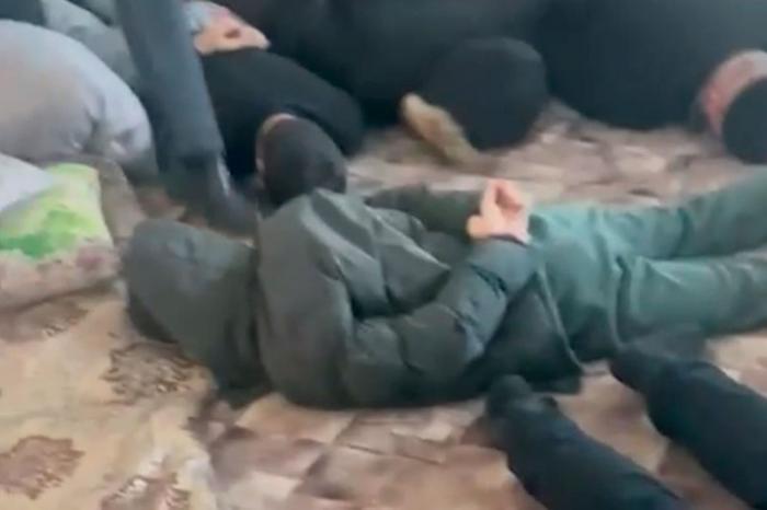 Девять мигрантов похитили челябинца и требовали денег за освобождение  | В Челябинске девять приезжих похитили мужчину и требовали выкупа 