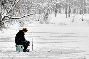 Лед слишком тонок! Водоемы пермского края собирают первые жертвы