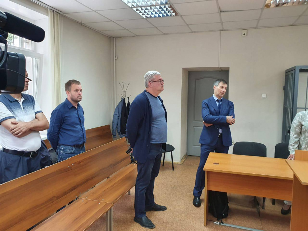 Рабочие выпали из люльки и разбились - бизнесмену вынесли приговор | Владельца фирмы на Урале осудили за гибель двоих рабочих