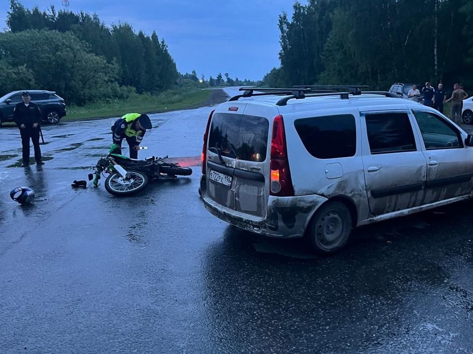 Мотоциклист погиб на свердловской трассе | На Урале в ДТП погиб мотоциклист Мотоциклист погиб на свердловской трассе | На Урале в ДТП погиб мотоциклист