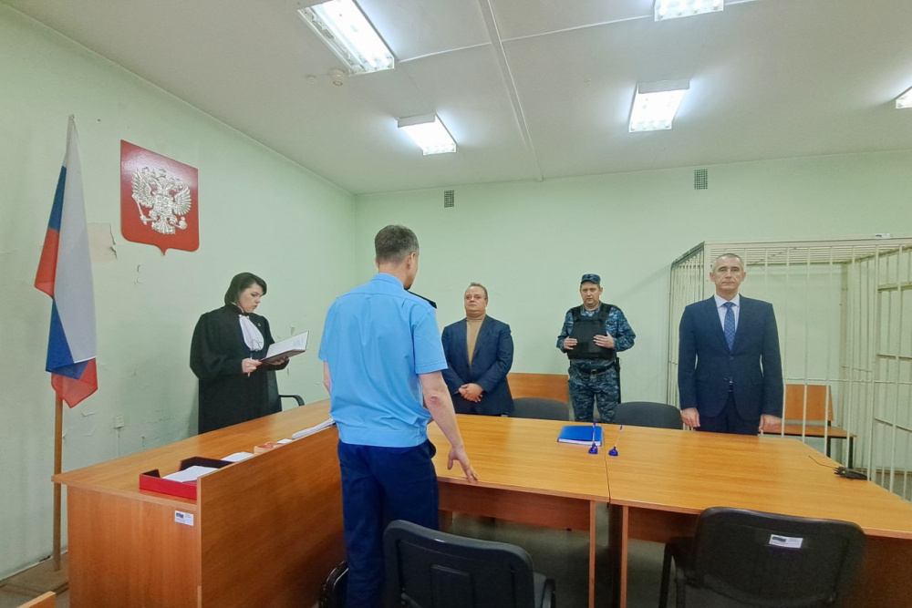 Бывший заммэра Дегтярска выслушал приговор за злоупотребление  | Бывшего заммэра Дегтярска осудили за злоупотребление