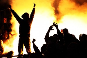 В Приморье футбольный фанат атаковал полицейский огнем и кулаком