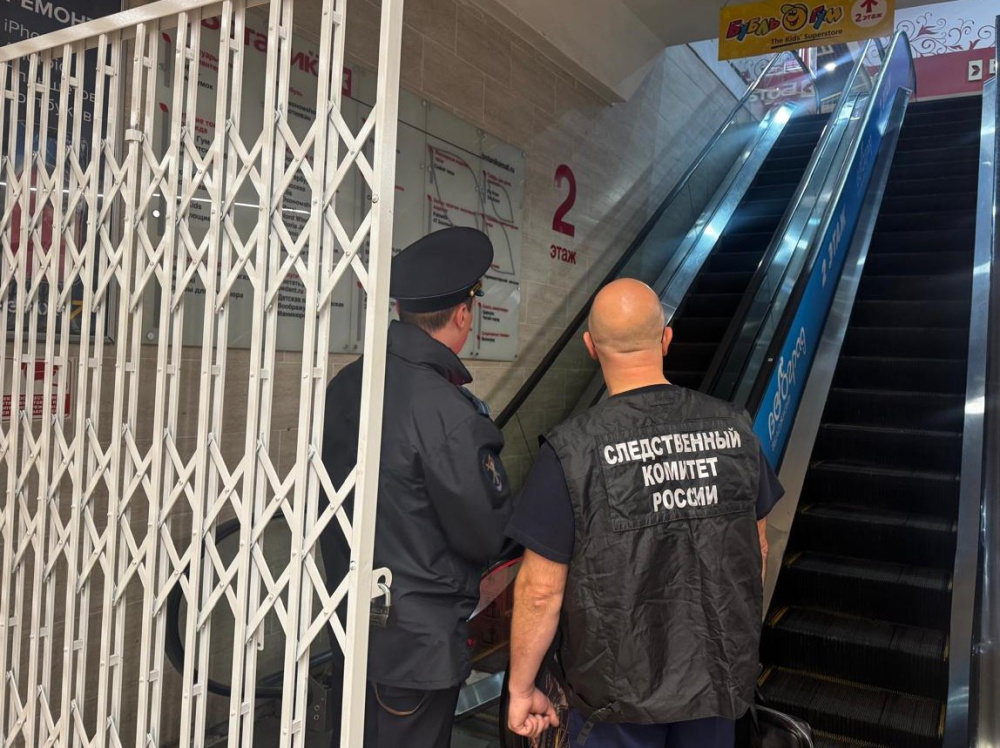 Сотрудники ТЦ «Ботаника Молл» раскрыли состояние эскалатора, на котором травмировался ребёнок  | Эскалатор в ТЦ Екатеринбурга, на котором двухлетний уралец лишился руки, был исправен 