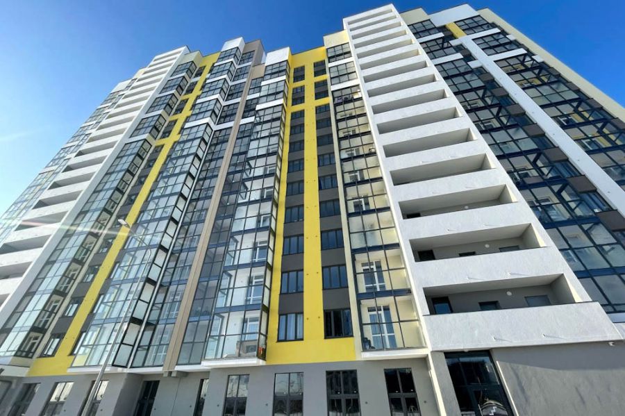 300 сирот получили новые квартиры в Екатеринбурге  | В Екатеринбурге 300 сирот получили новые квартиры 