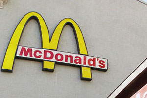 «Макдональдс» выплатит 250 тыс евро экс-сотруднице за переработки «Макдональдс» выплатит 250 тыс евро экс-сотруднице за переработки