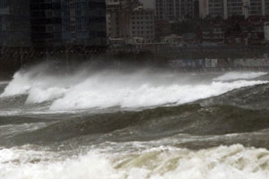 Тайфун обесточил 180 тысяч домов в Японии
