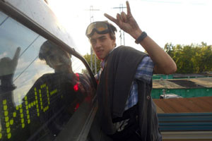 Подросток-зацепер упал под поезд метро в Москве Подросток-зацепер упал под поезд метро в Москве