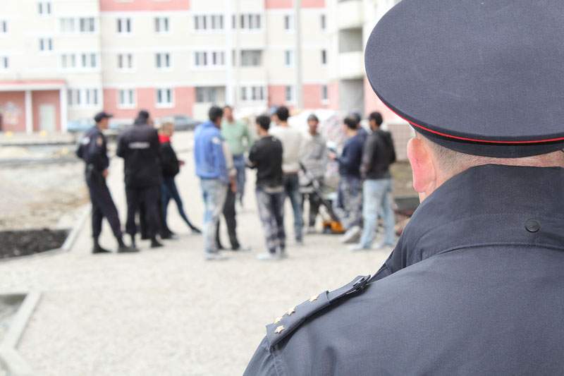 В Екатеринбурге мужчина фиктивно прописал в своей квартире 3600 иностранцев 