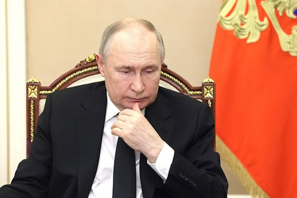 Путин опроверг роль трудовых мигрантов в восполнении дефицита кадров в России  | Путин: дефицит кадров в России не покрыть за счёт мигрантов 