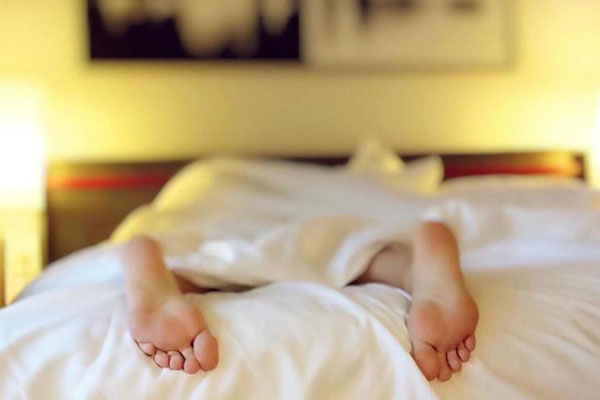 Названы позы, в которых опасно спать | Терапевт Бурнацкая раскрыла лучшую позу для сна Названы позы, в которых опасно спать | Терапевт Бурнацкая раскрыла лучшую позу для сна