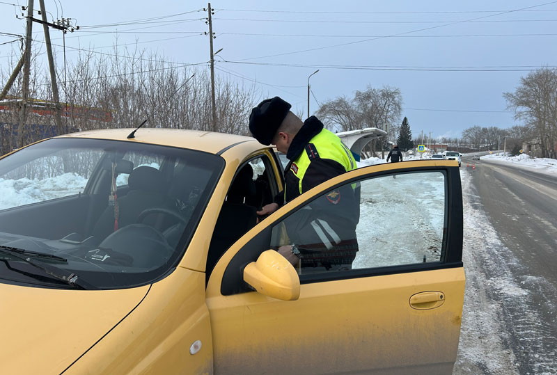В Сухом Логу женщина пострадала при наезде автомобиля на пешеходном переходе | В Сухом Логу водитель сбил женщину на пешеходном переходе